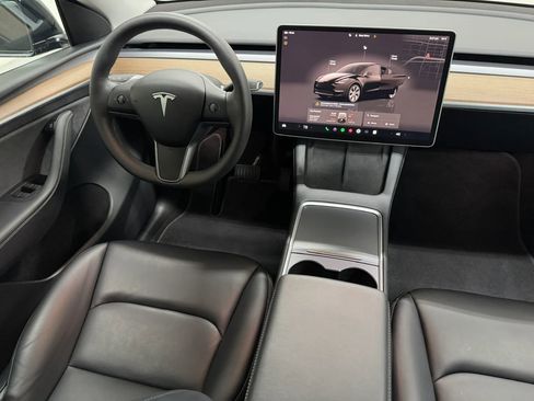 Used 2024 Tesla Model Y 2WD image 23