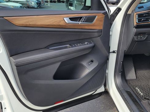 Certified 2025 Volkswagen Atlas SE w/ Panoramic Sunroof Package image 9