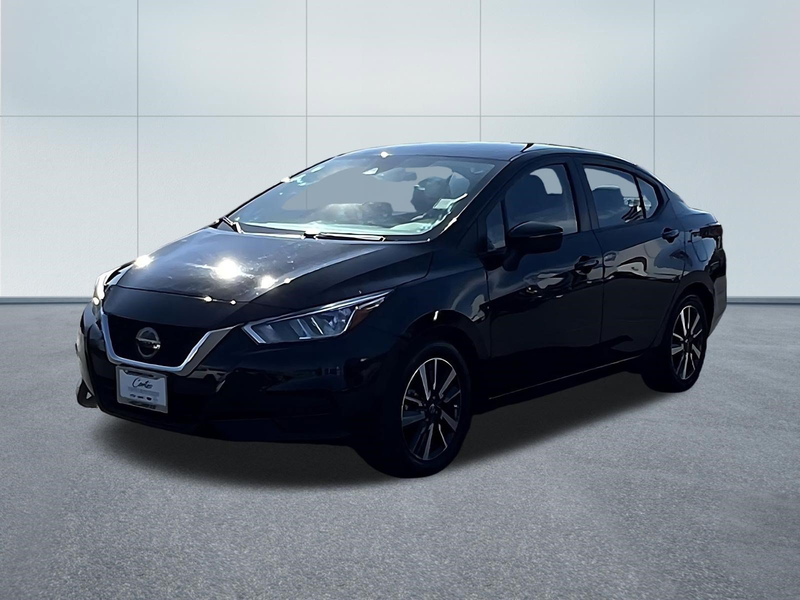 Used 2021 Nissan Versa SV FWD image 3