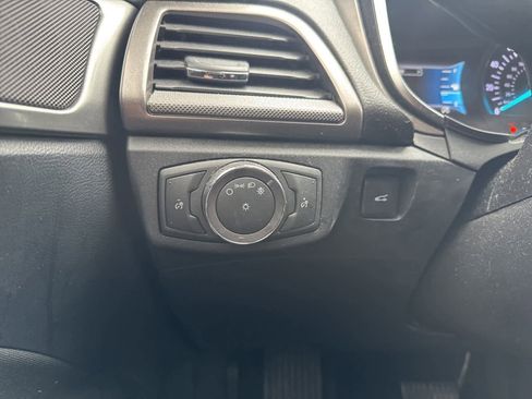 Used 2020 Ford Fusion SE image 20