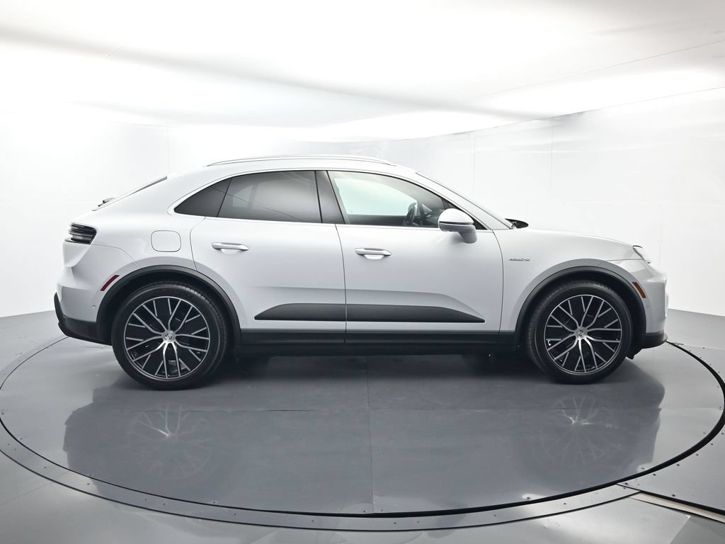 Certified 2026 Porsche Macan Electric RWD image 16