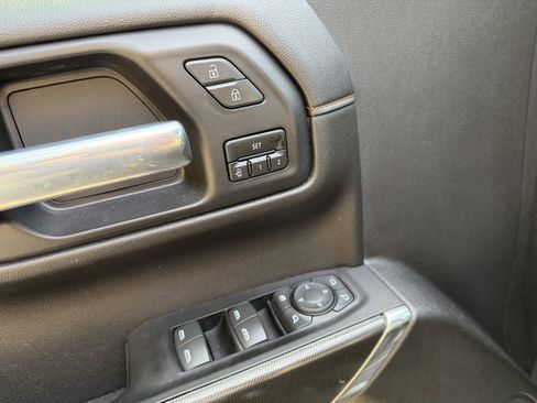 Used 2021 GMC Sierra 1500 AT4 w/ AT4 Premium Package image 5