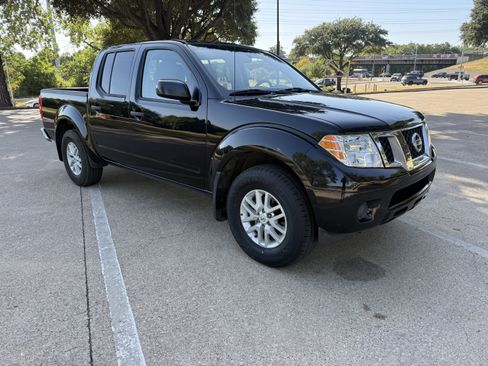 Used 2020 Nissan Frontier SV w/ SV Utility Package AWD/4WD image 3