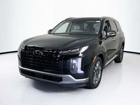 Used 2023 Hyundai Palisade SEL w/ Premium Package FWD image 1