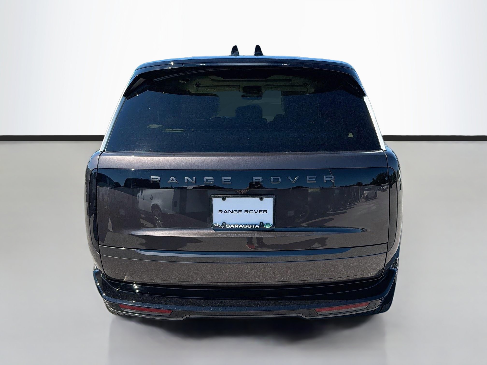 New 2027 Land Rover Range Rover Long Wheelbase SE AWD/4WD image 4