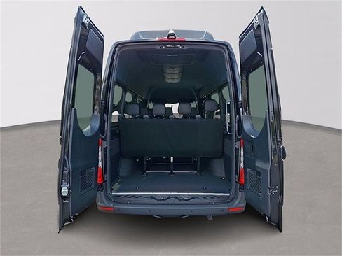 Used 2025 Mercedes-Benz Sprinter 2500 image 7