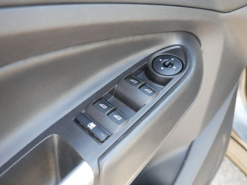 Used 2017 Ford Escape SE image 19