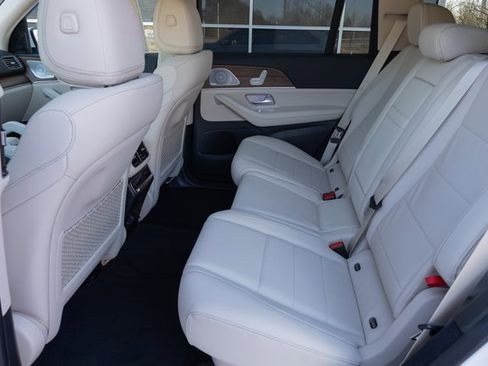 Certified 2025 Mercedes-Benz GLS 450 4MATIC image 17