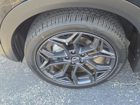Used 2025 Nissan Kicks SR FWD image 9