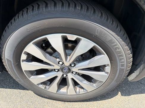 Used 2017 Subaru Outback 3.6R Touring AWD/4WD image 12