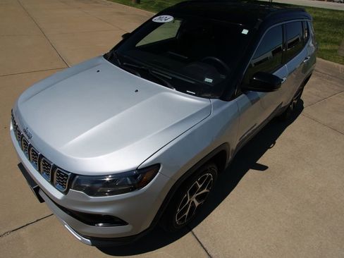 Used 2024 Jeep Compass Limited AWD/4WD image 18