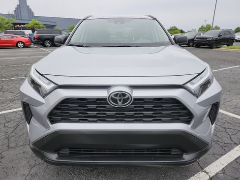 Used 2025 Toyota RAV4 LE AWD/4WD image 9
