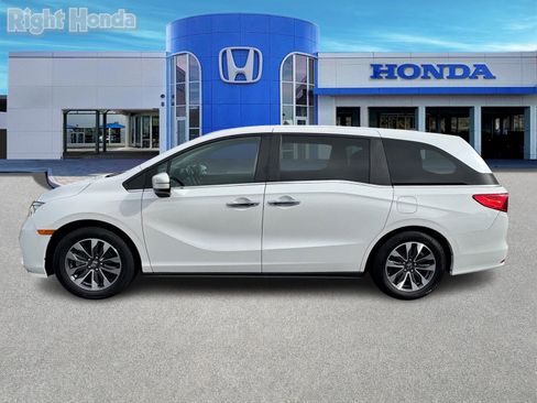 Used 2024 Honda Odyssey EX-L image 3