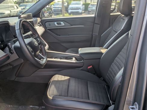 Used 2025 Ford Explorer ST-Line w/ ST-Line Street Pack AWD/4WD image 16