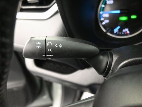 Used 2022 Toyota RAV4 XLE w/ XLE Grade Weather Package image 18