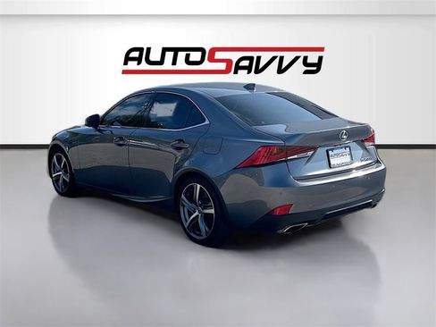 Used 2017 Lexus IS 200t image 5