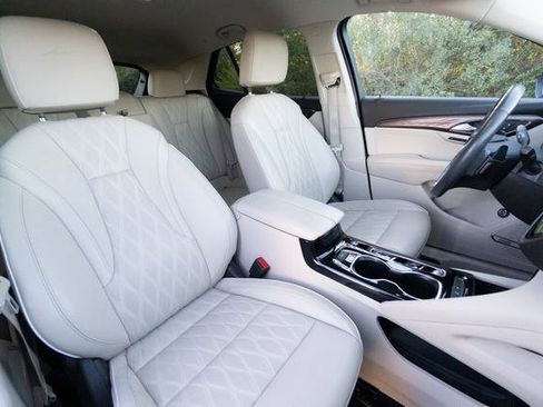 Used 2021 Buick Envision Avenir w/ Technology Package II image 26