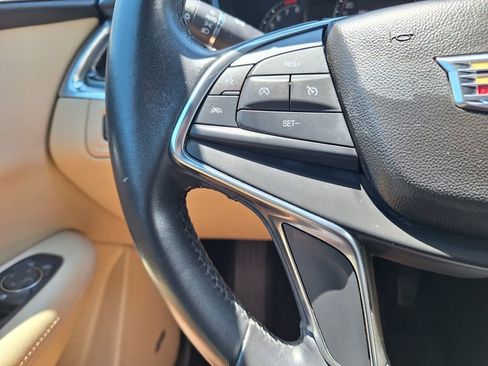 Used 2019 Cadillac XT5 FWD image 16