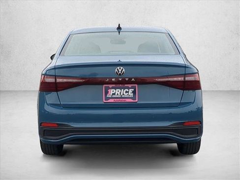 Used 2025 Volkswagen Jetta S image 8