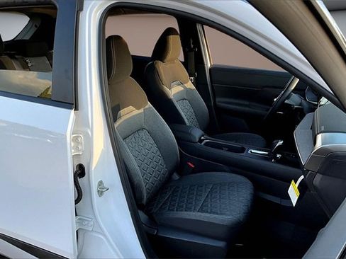 New 2026 Nissan Kicks SV image 10