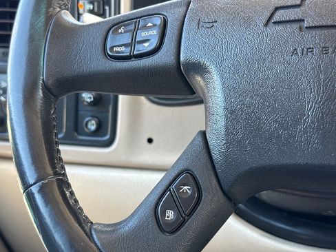 Used 2003 Chevrolet Suburban 2500 LT w/ LT Preferred Equipment Group image 28