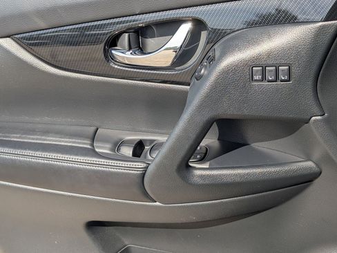 Used 2020 Nissan Rogue SL FWD image 26