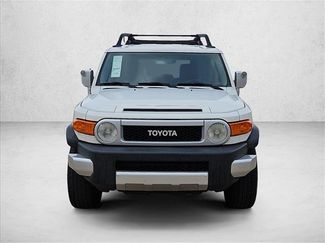 Used 2013 Toyota FJ Cruiser 2WD w/ Convenience Pkg video 2