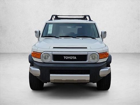 Used 2013 Toyota FJ Cruiser 2WD w/ Convenience Pkg image 2