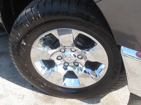 Used 2020 RAM 1500 Big Horn AWD/4WD image 4