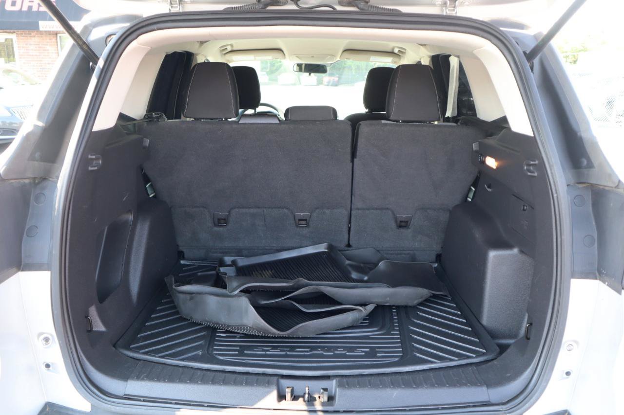 Used 2019 Ford Escape SE FWD image 14