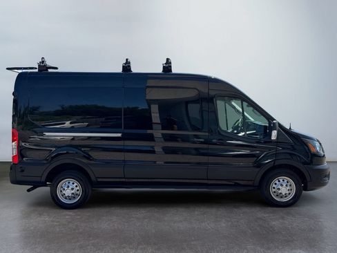 Used 2024 Ford Transit 250 148 Medium Roof Extended AWD image 3