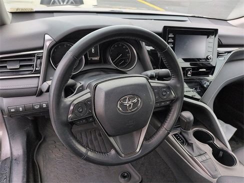 Used 2023 Toyota Camry SE image 15