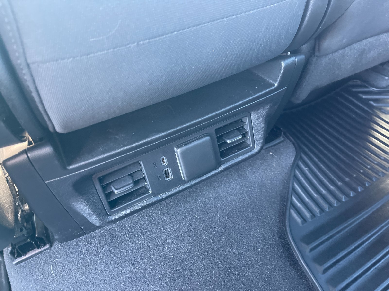 Used 2023 Chevrolet Silverado 1500 LT AWD/4WD image 15