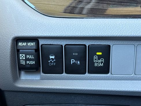 Used 2015 Toyota Sienna XLE w/ XLE Navigation Package image 30