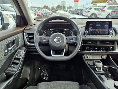 Certified 2023 Nissan Rogue SV image 15