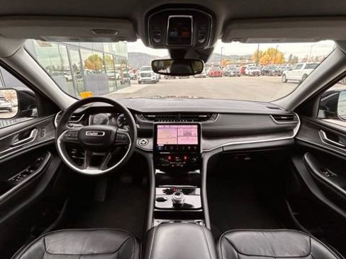 Used 2023 Jeep Grand Cherokee Limited w/ Trailer Tow Prep Group (B) image 10