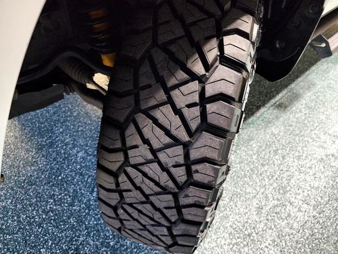 Used 2019 Toyota 4Runner TRD Off-Road Premium w/ Phone Cable & Charge Package image 15