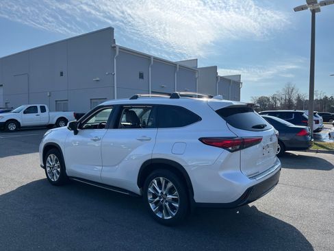 Used 2023 Toyota Highlander Limited image 7