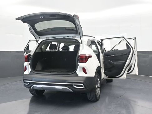 Used 2021 Kia Seltos EX image 73