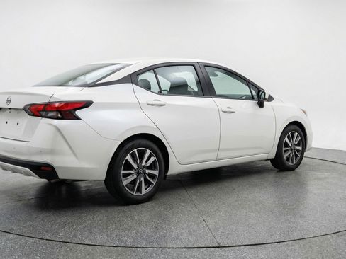 Used 2025 Nissan Versa SV image 9