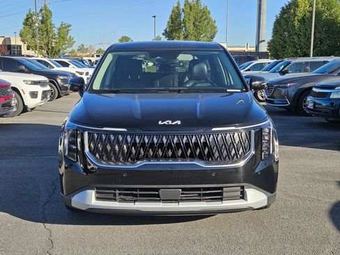 Used 2025 Kia Carnival FWD image 20