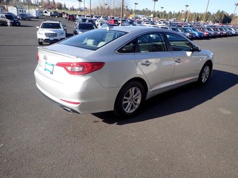 Used 2016 Hyundai Sonata SE image 5
