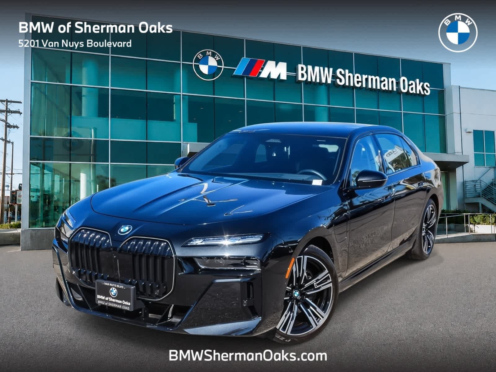 Used 2026 BMW 750e xDrive w/ Executive Package AWD/4WD image 1