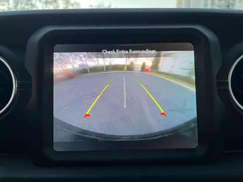 Used 2023 Jeep Wrangler Sahara image 21