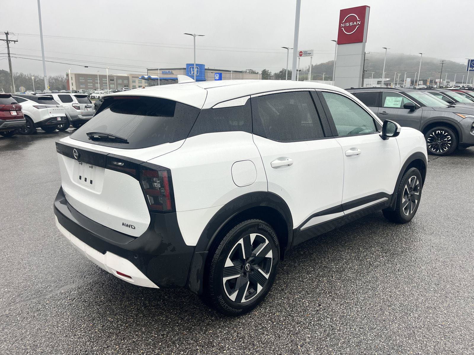 Certified 2025 Nissan Kicks SV AWD/4WD image 7