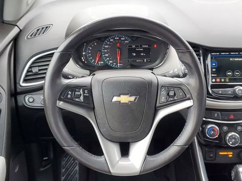Used 2018 Chevrolet Trax Premier FWD image 30