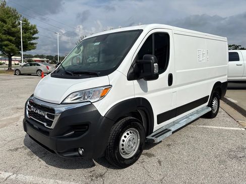 Used 2025 RAM ProMaster 2500 w/ U-Haul Equipment Group FWD image 8