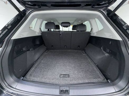Used 2024 Volkswagen Tiguan SE w/ Panoramic Sunroof Package AWD/4WD image 15