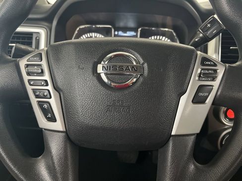 Used 2017 Nissan Titan SV AWD/4WD image 53