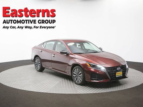 Used 2025 Nissan Altima 2.5 SV AWD/4WD image 45